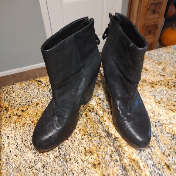 Rag & Bone Newbury Black Leather Ankle Bootie Zip Up Women's Size EU 39 US 8.5 - Picture 3 of 12
